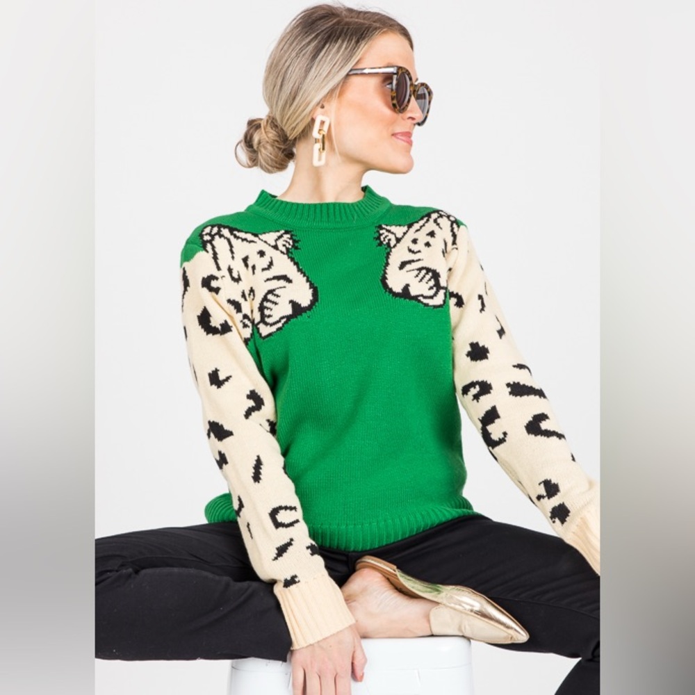 Unbranded Womens Leopards Knit Crewneck Green Sweater Size Medium